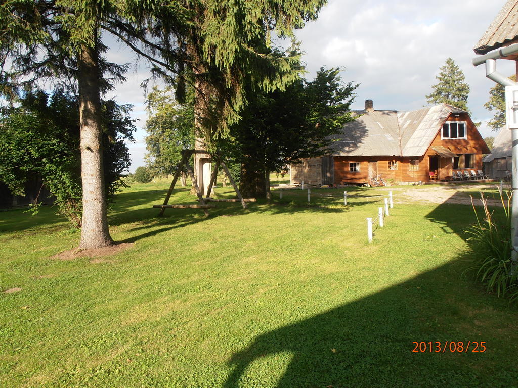 Lauku Viesu Maja Bajari Guest House Rucava ภายนอก รูปภาพ